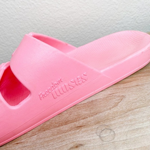 Freedom MOSES hot pink Strappy plastic slides size 40/41 - Picture 4 of 11